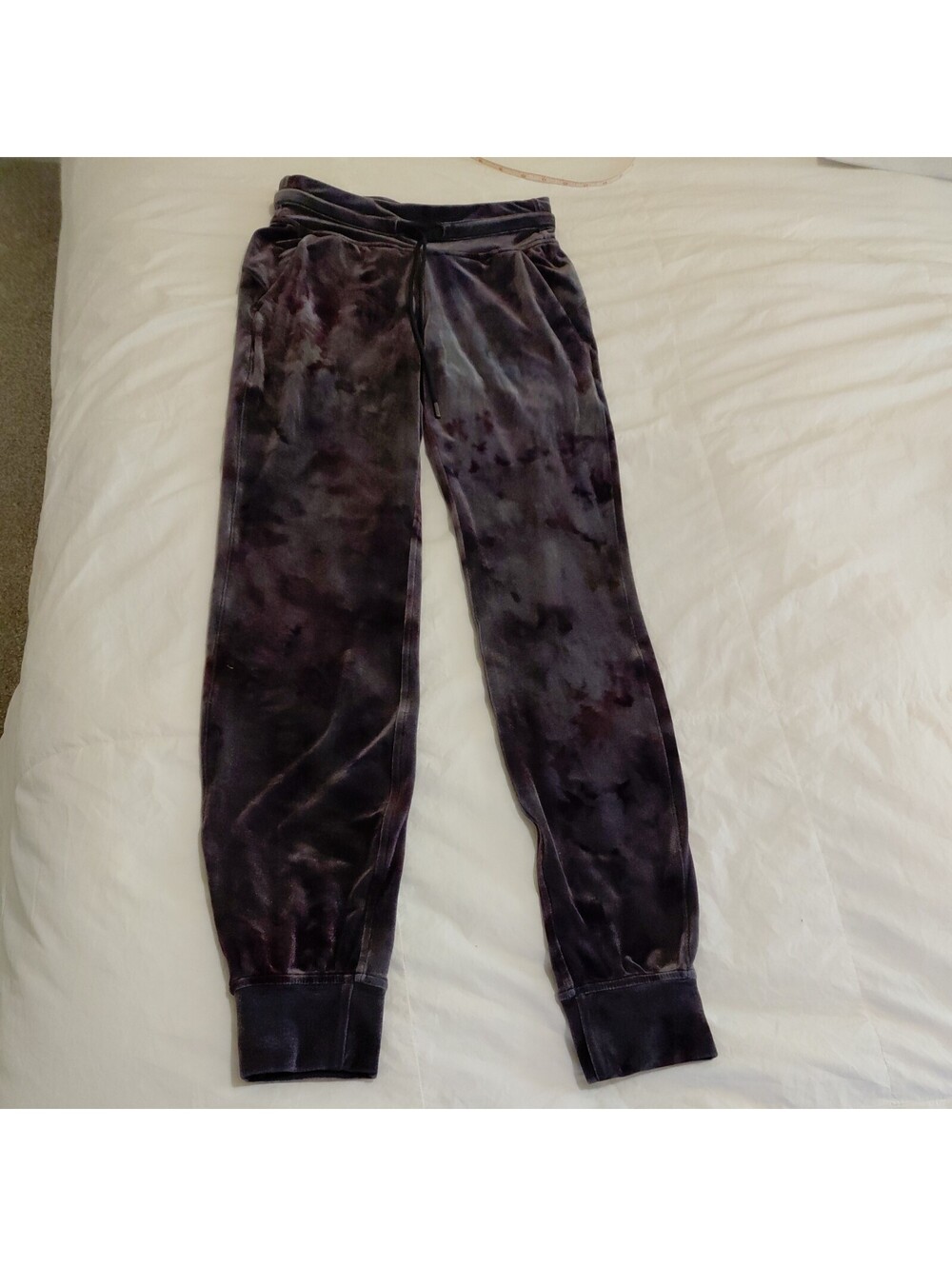 Lululemon Athletica Velvet Jogger Pants sz 2 EUC #1031